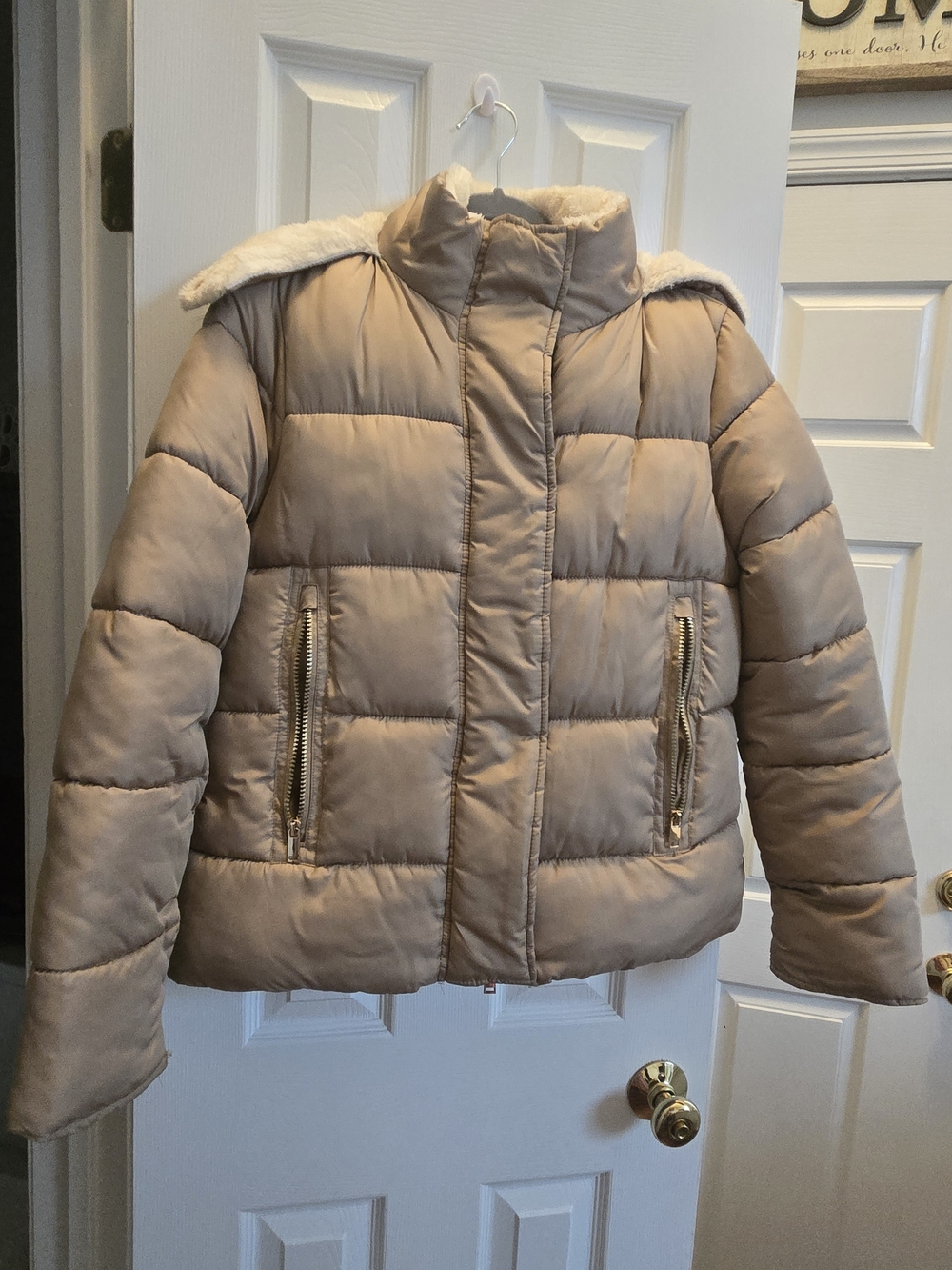 Women's Puffer Jacket with Faux Shearling Collar - Beige